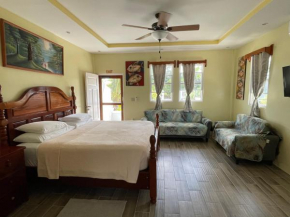 Hidden Treasure Vacation Home BayBlue Suite 1